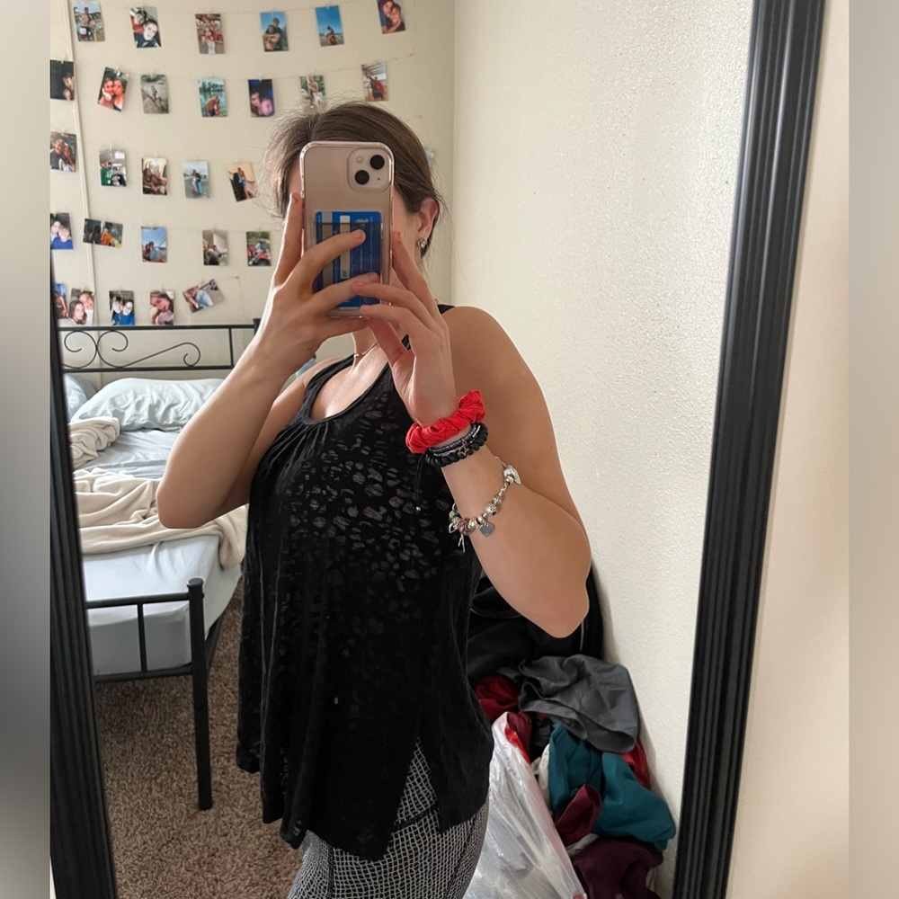 women’s black tank top